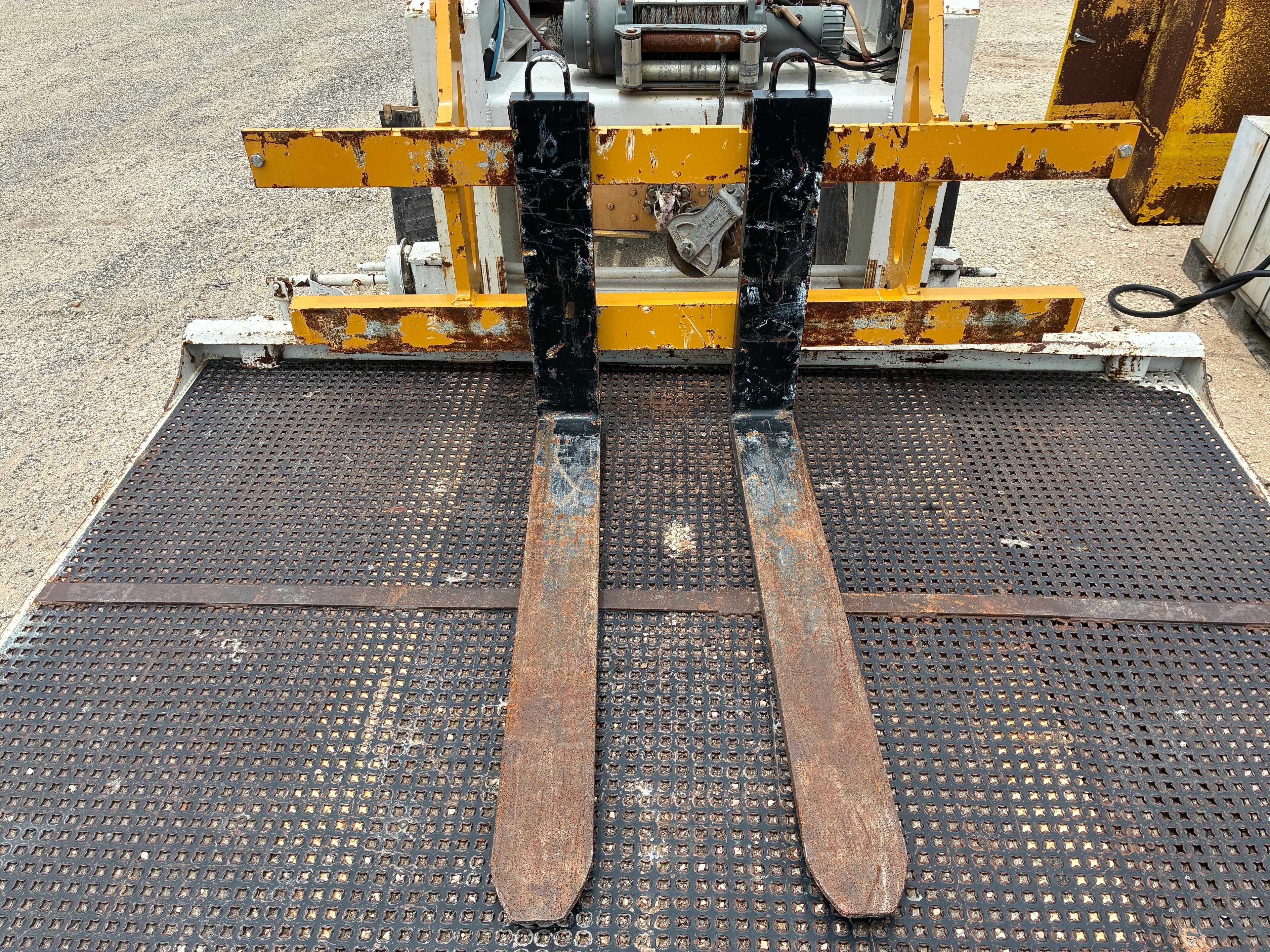 CP WL-001C - 2024 John Deere Wheel Loader Forks (344/P)