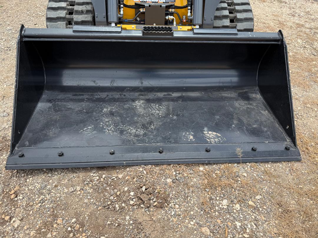 Attachment - New 2025 JOHN DEERE CE72 Construction Bucket