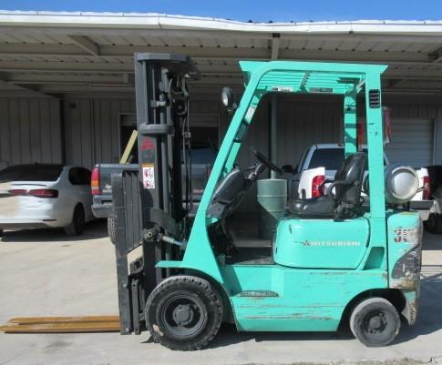 KSC933/1 - Mitsubishi Forklift Pneumatic FG5K