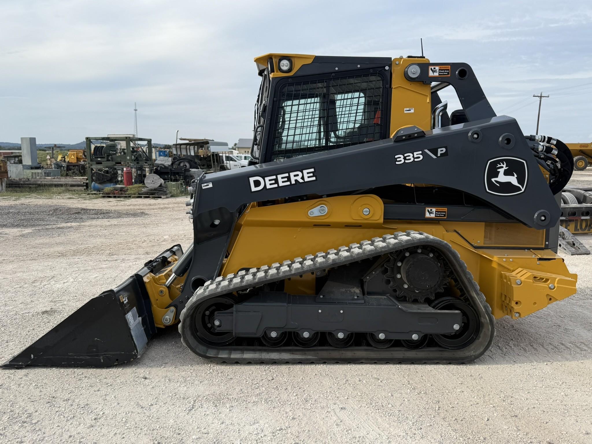 DP164 - 2025 John Deere 335P