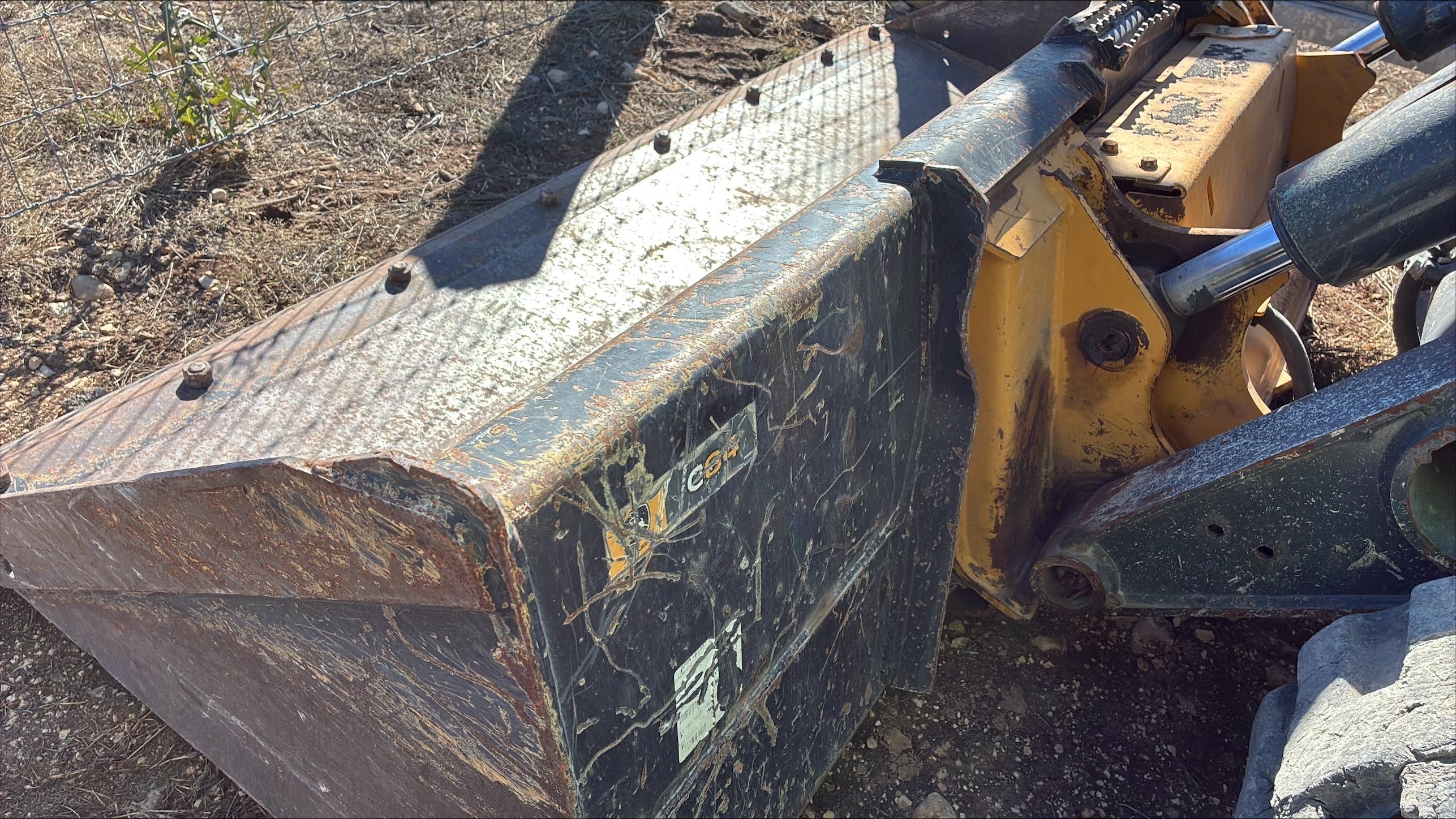 DP121 / 001 / A - 84" Construction Bucket