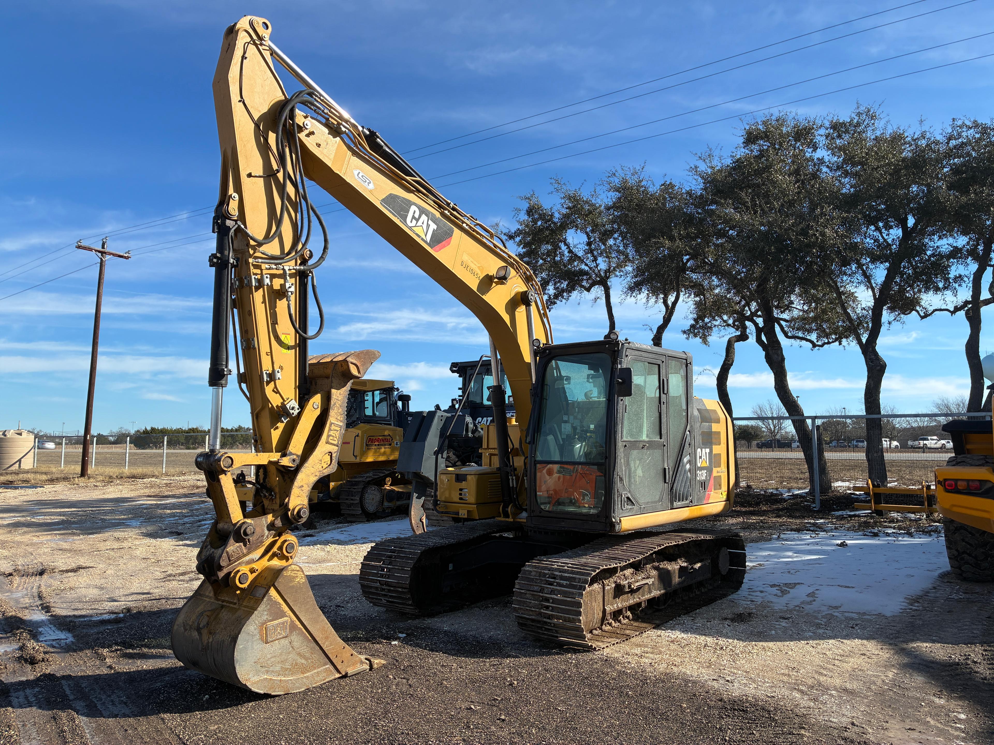 CAT 313 Excavator with Thumb