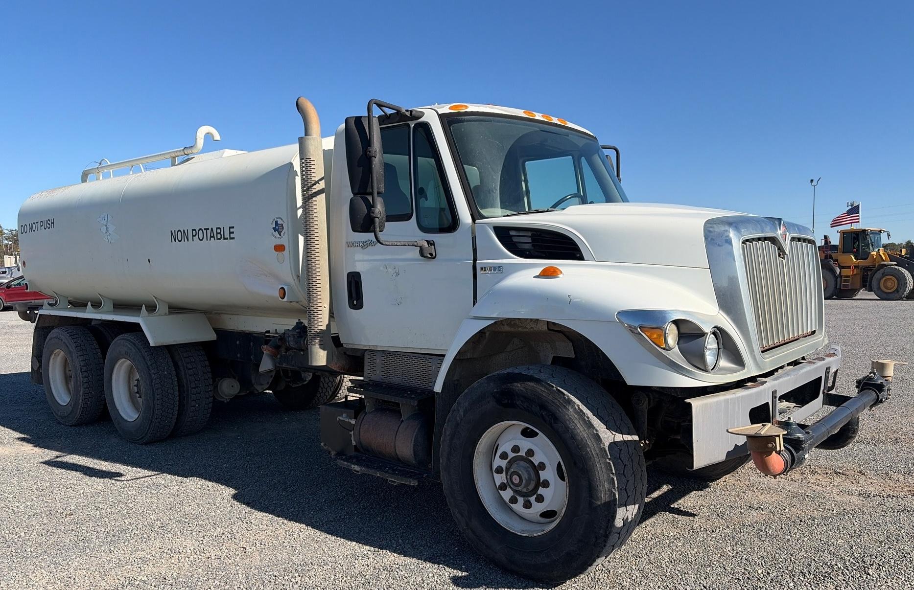 2013 International 7400 6x4 4,000 gallon Water Truck
