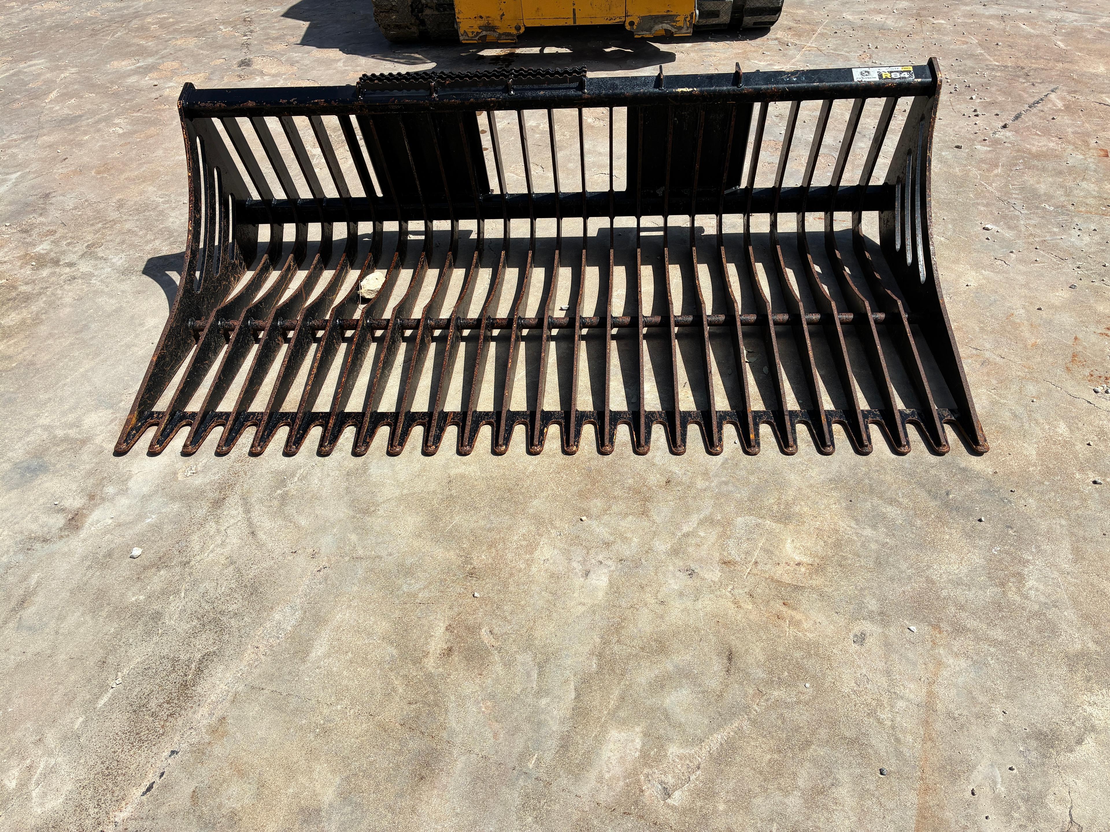KSC1007 / 001 - 84" Rock Bucket