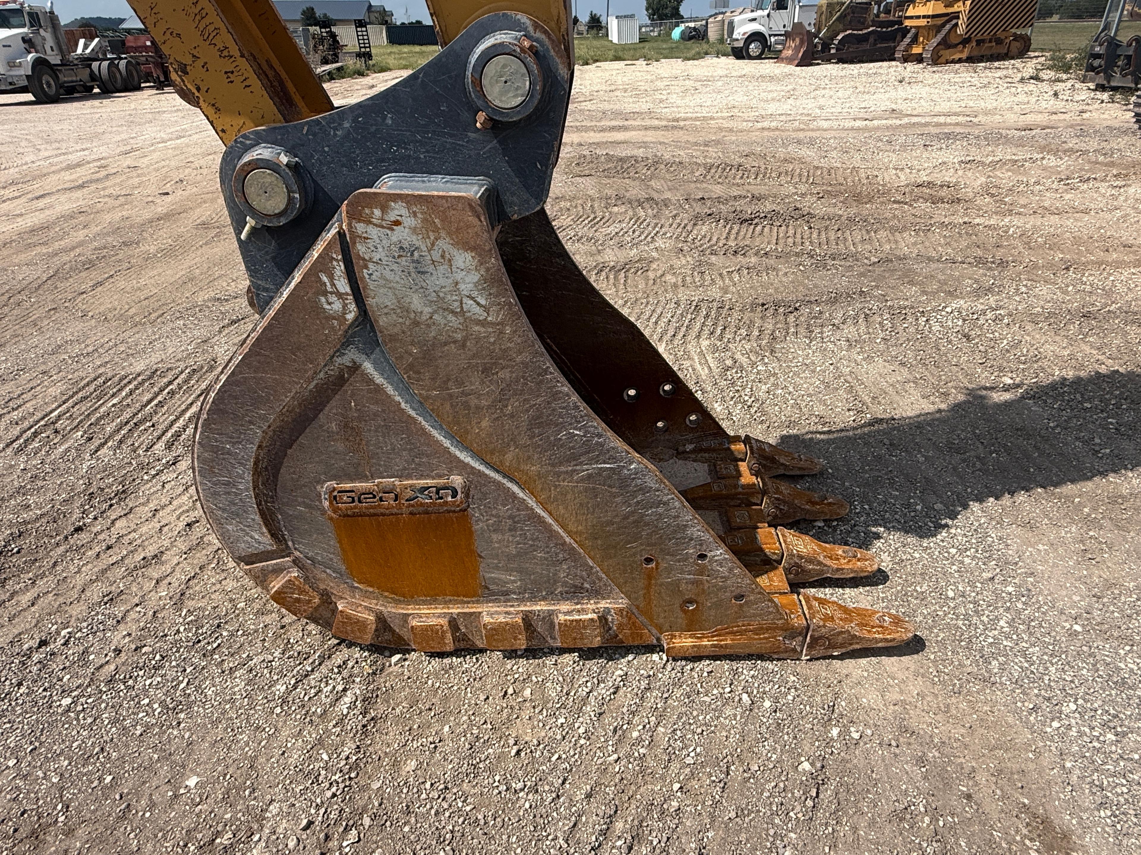 2019 CAT 330 BUCKET