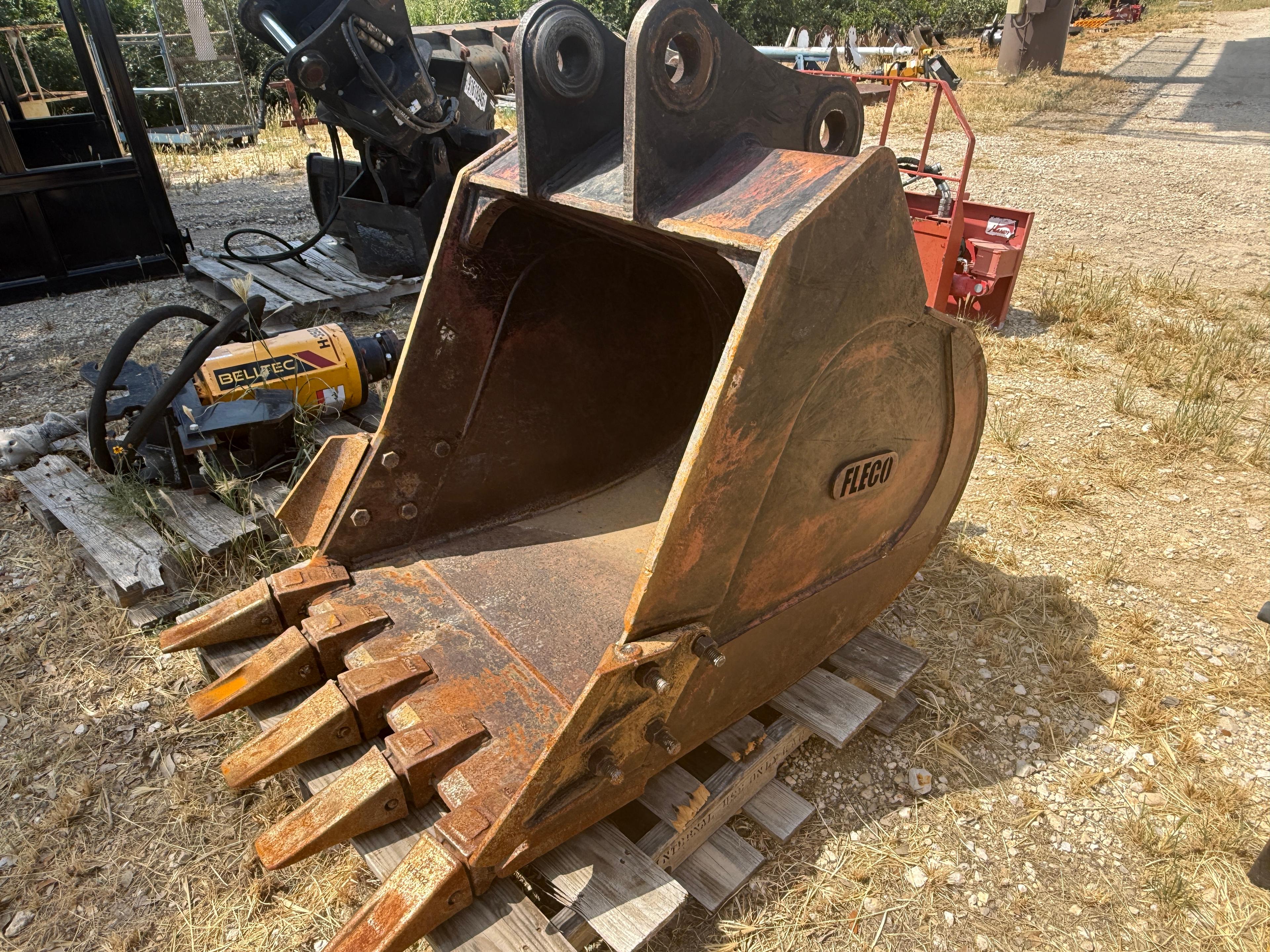 DP180 / B - FLECO 36" Digging bucket - SY265 Long Reach