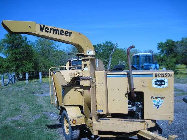 12 '' WOOD CHIPPER VERMEER BC1250A -